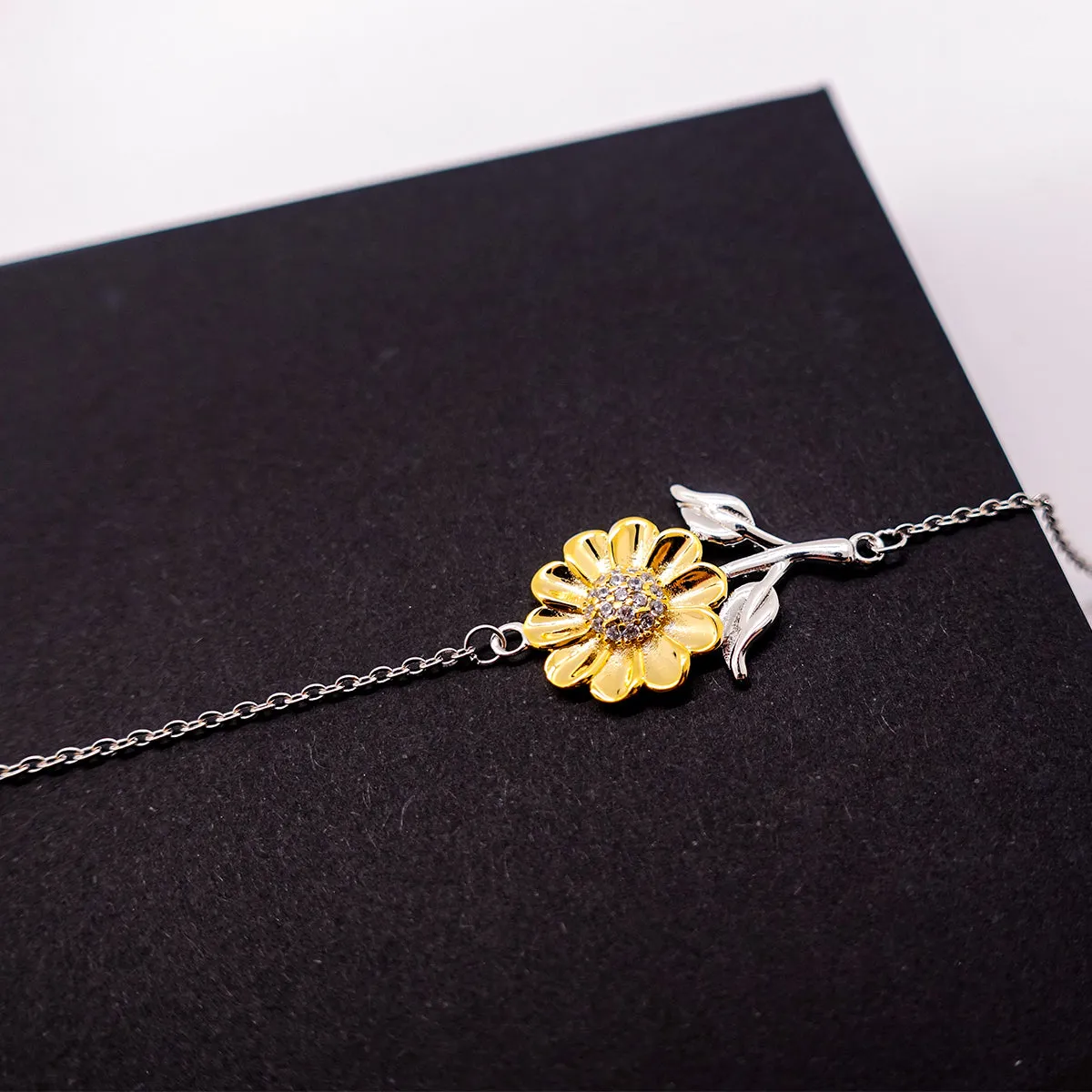 Aunt Gift. Birthday Meaningful Gifts for Aunt, To me You are the World. Standout Appreciation Gifts, Sunflower Bracelet with Message Card for Aunt