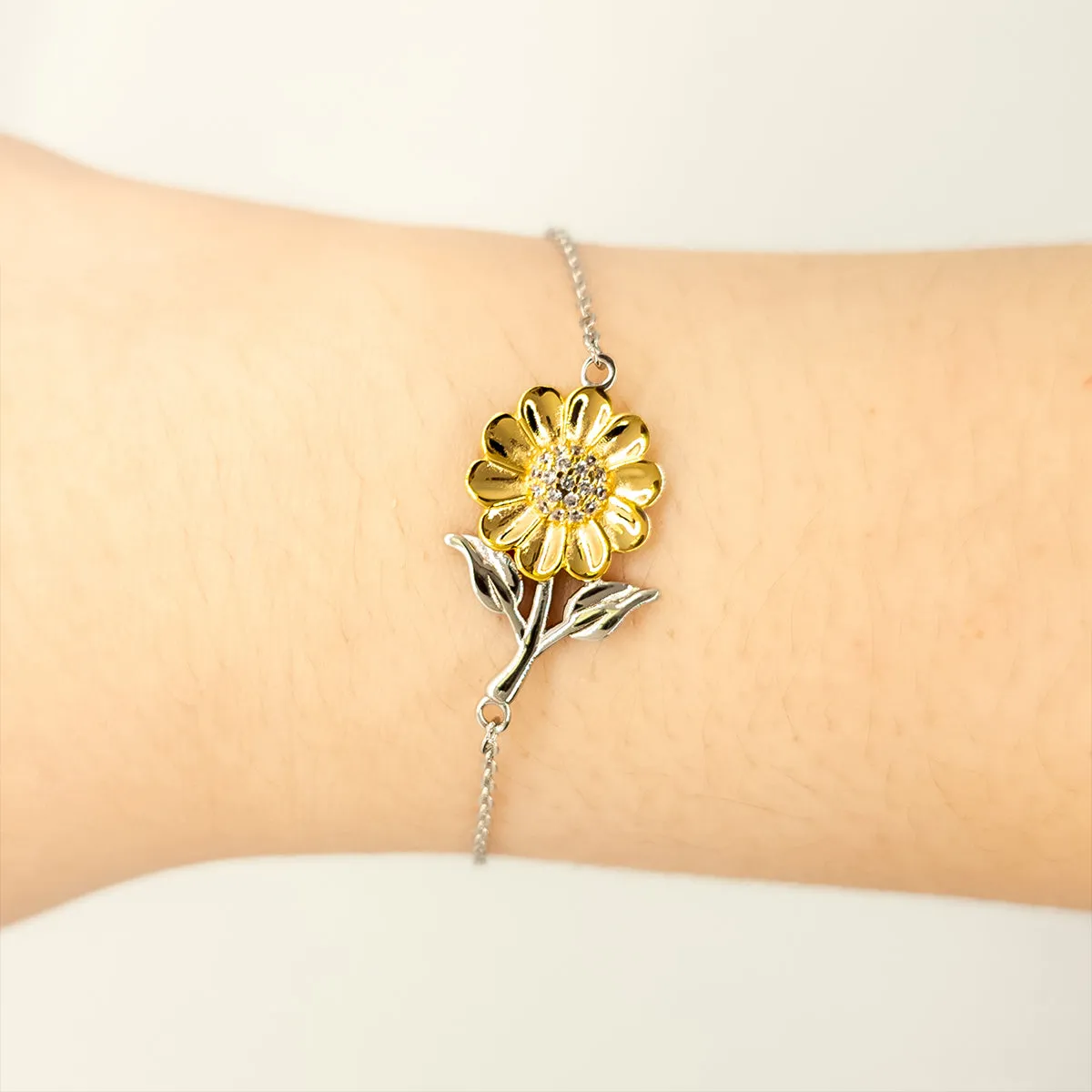 Badass CFO Gifts, I'm CFO not a magician, Sarcastic Sunflower Bracelet for CFO Birthday Christmas for  Men, Women, Friends, Coworkers