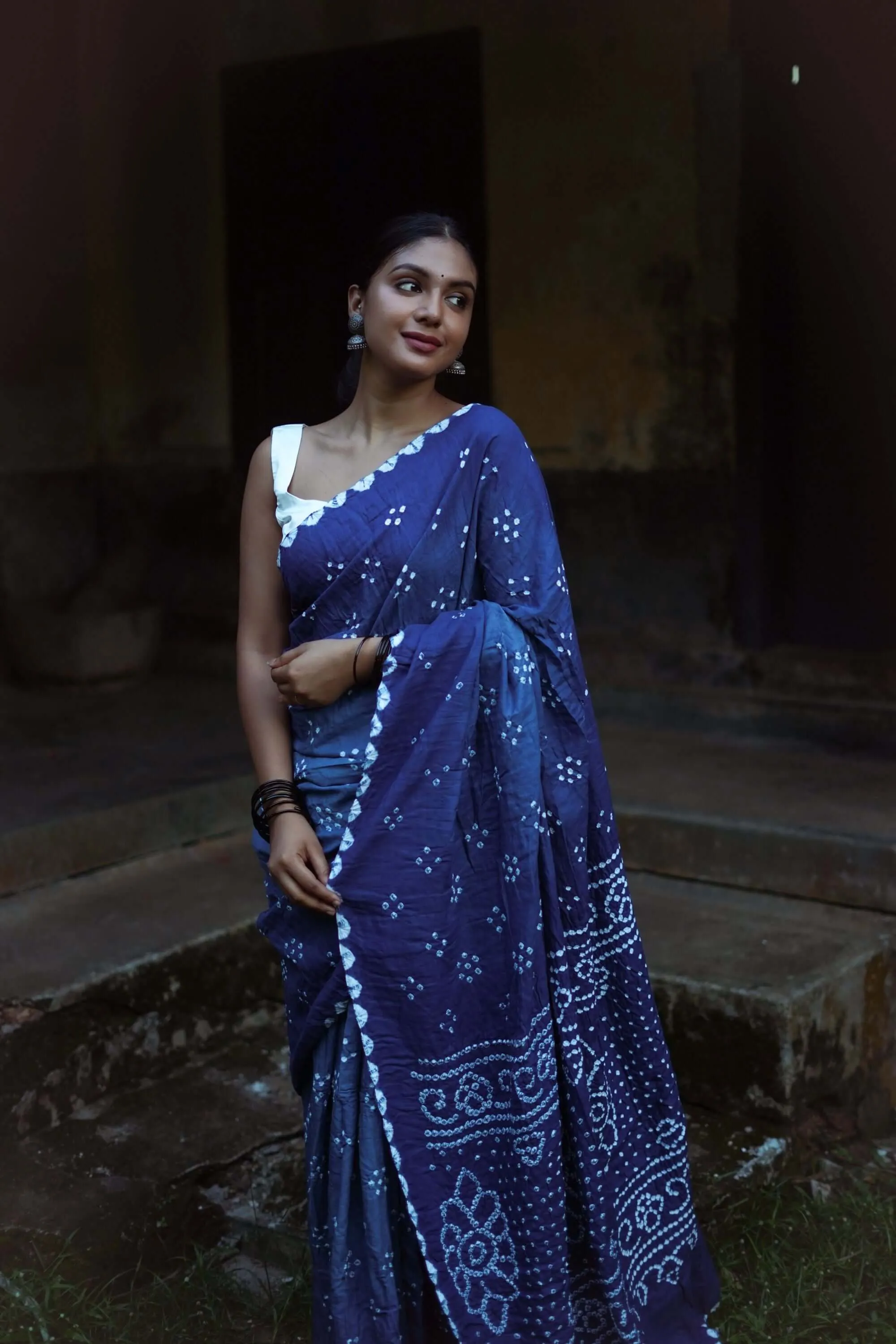 Boond - Bandhani blue  shaded Bandhani cotton saree