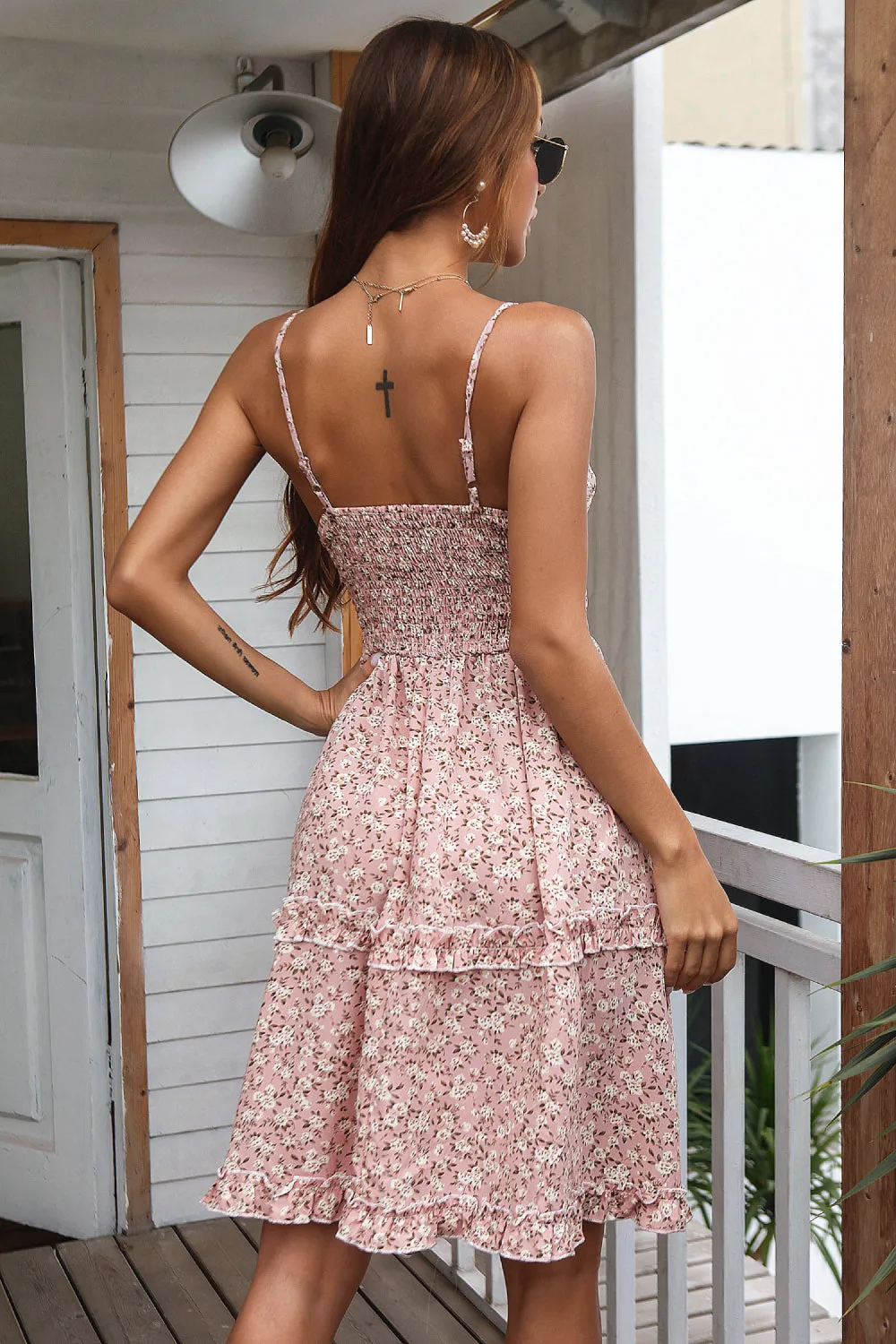 Chic Ditsy Floral Dress: Perfect Summer Beach Wedding Guest Attire for Women