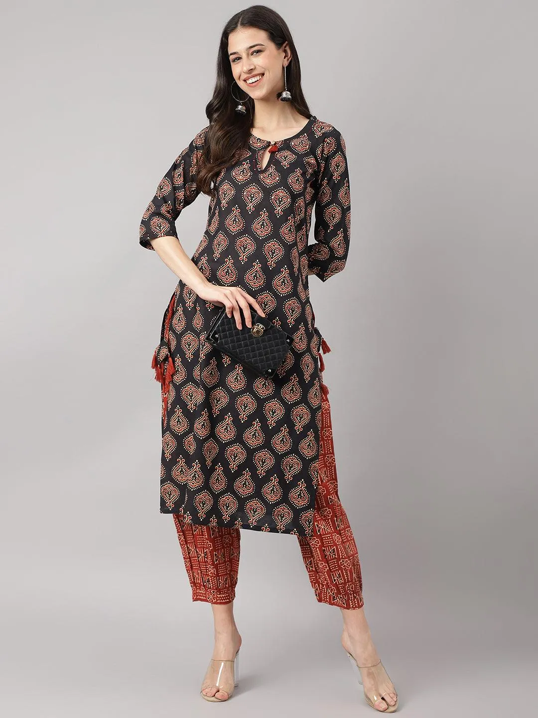 Divena Black and Red Cotton Buti Printed Kurta with hem Cuffed pant set