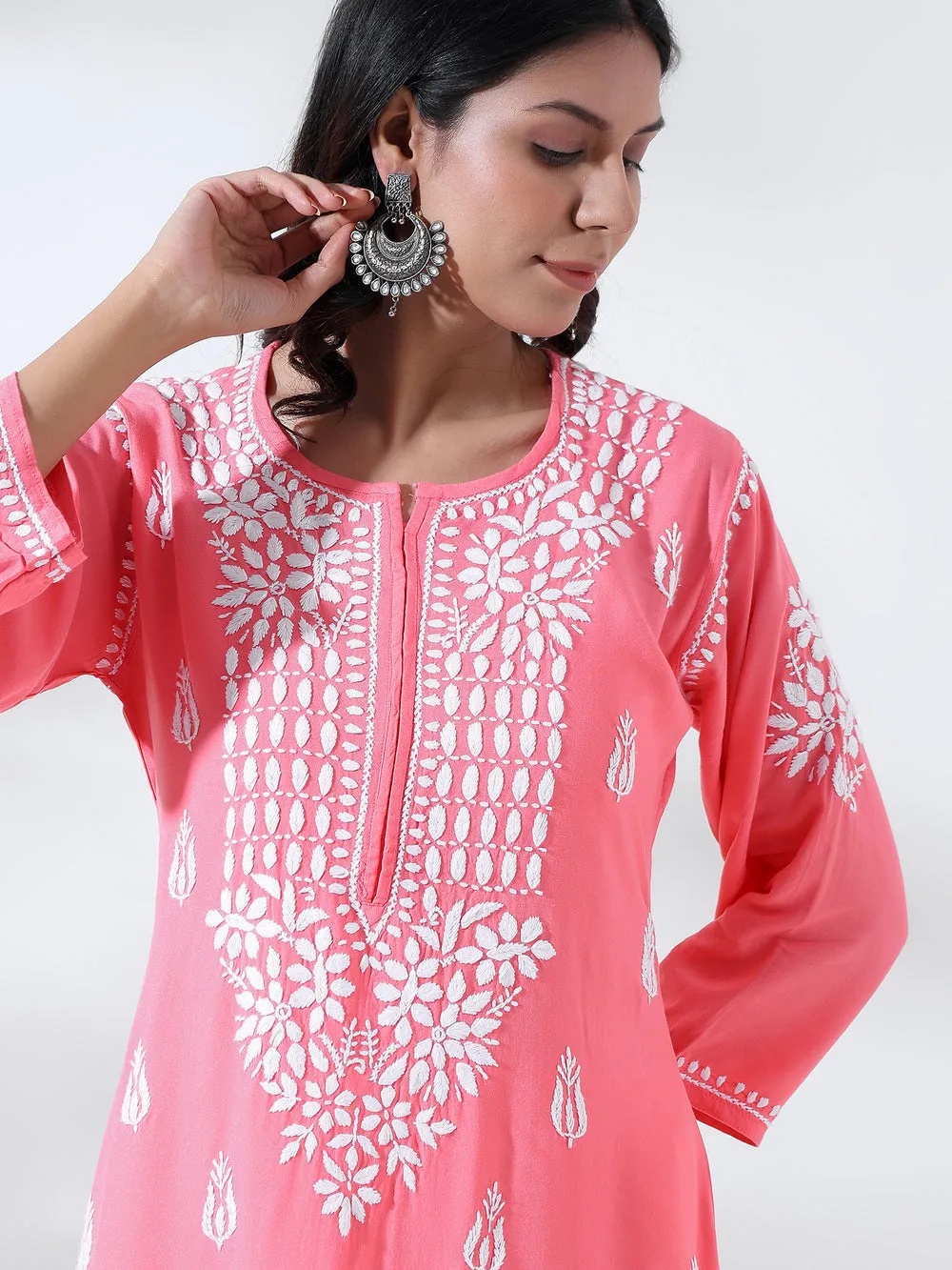 Dori Modal Chikankari Kurti