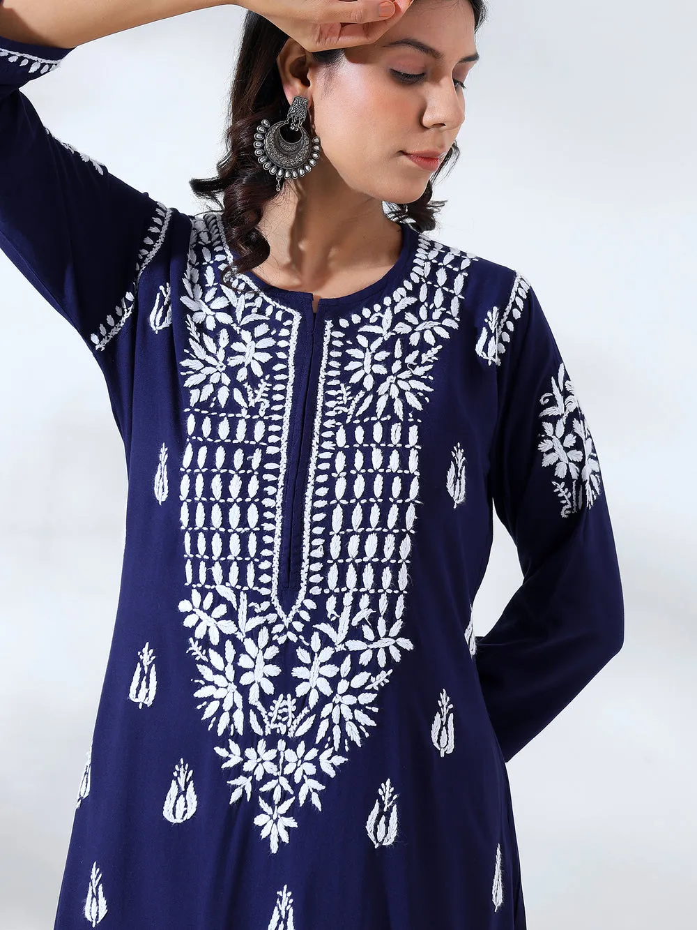 Dori Modal Chikankari Kurti