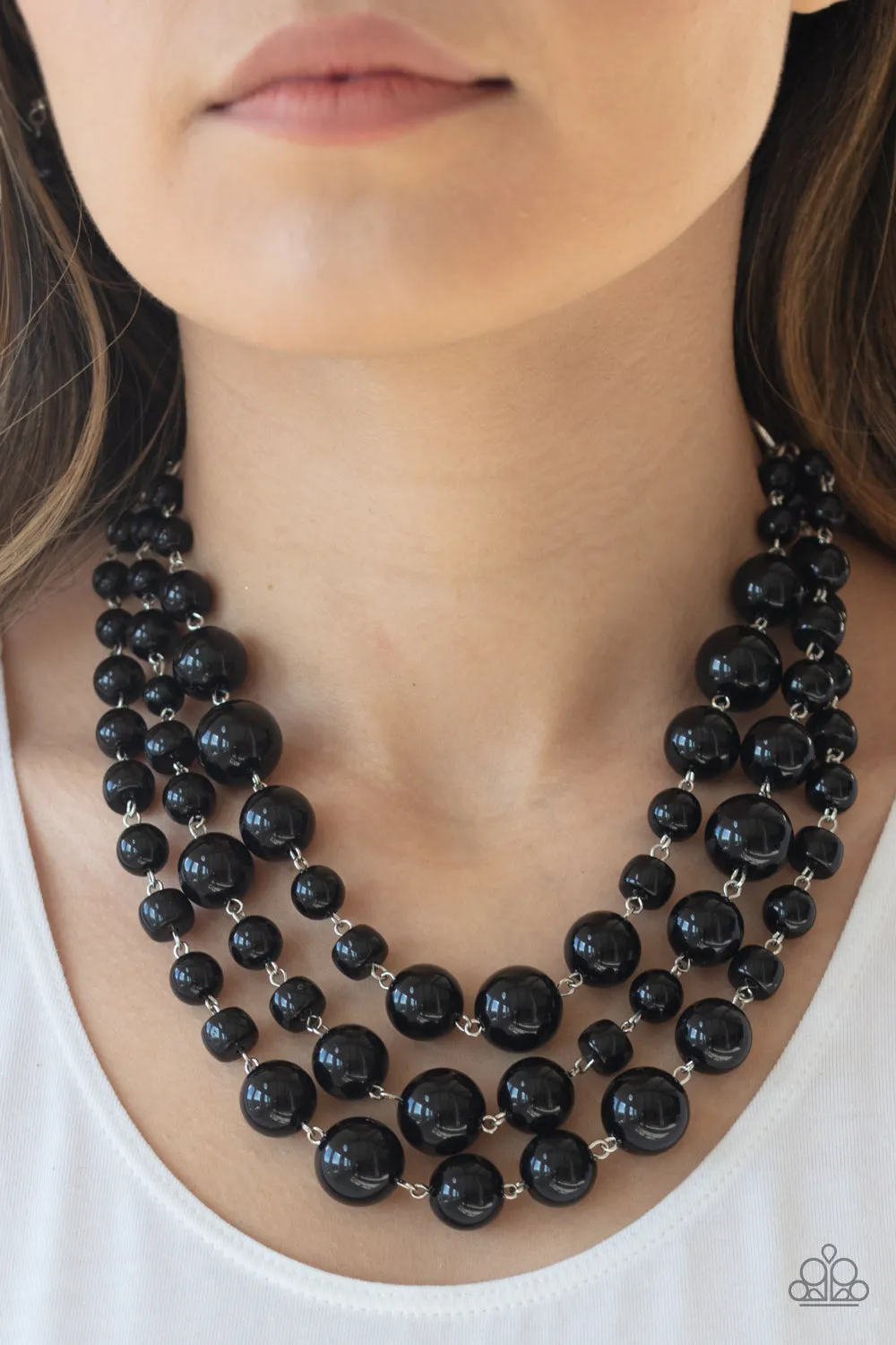 Everyone Scatter! - Black Paparazzi Necklace