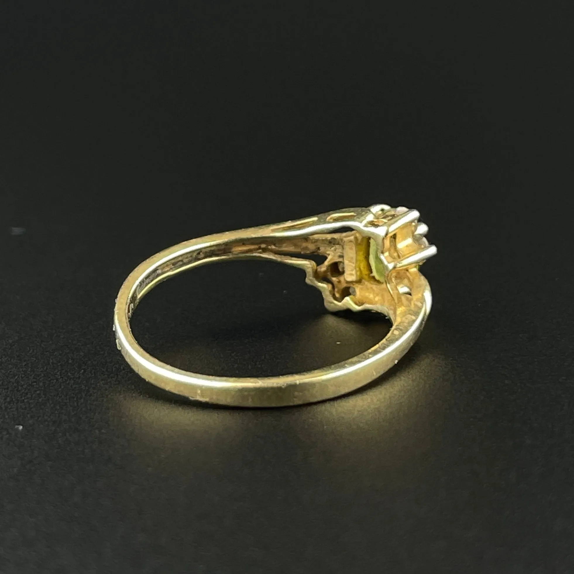 Vintage 10K Gold Peridot Modernist Promise Ring, Sz 6 3/4