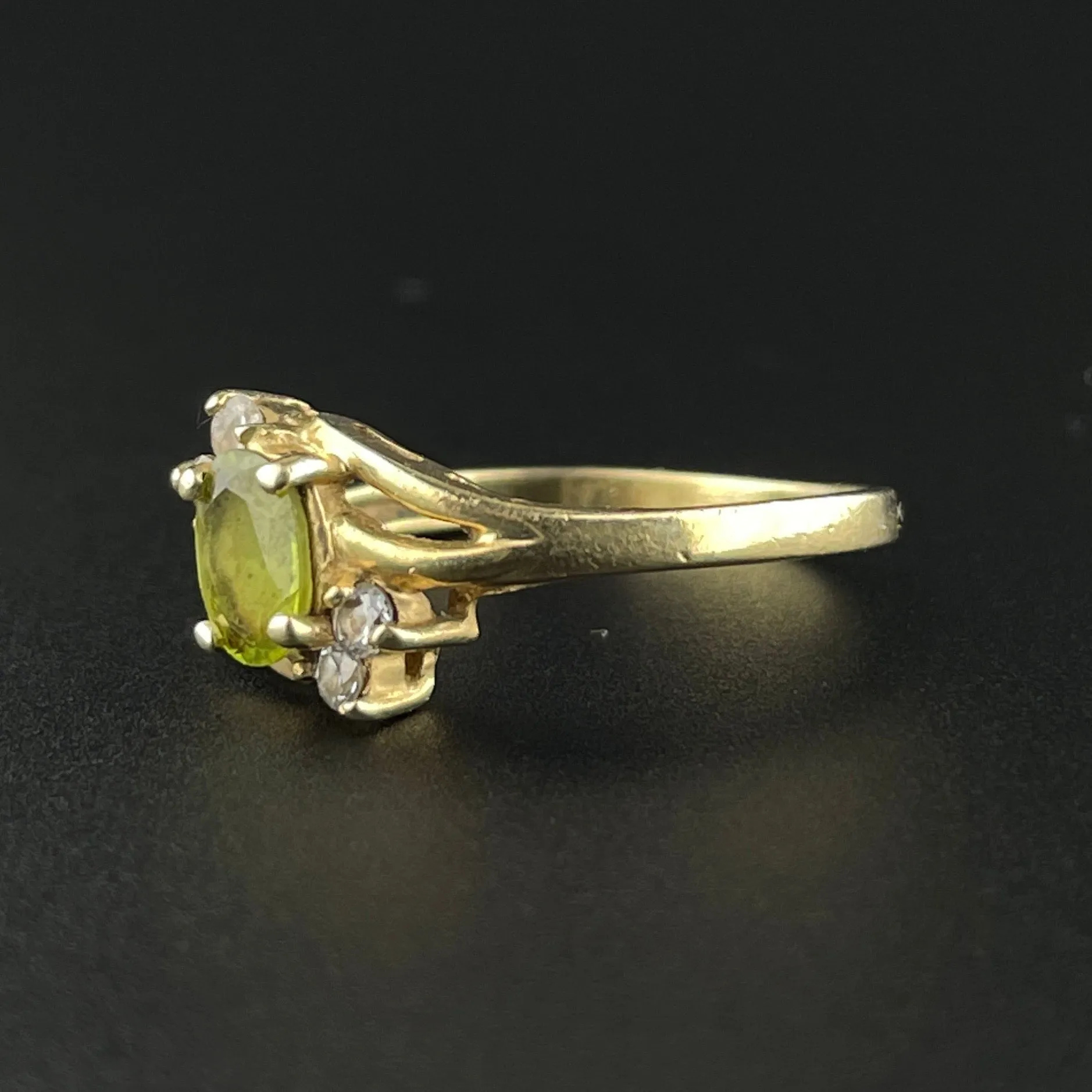 Vintage 10K Gold Peridot Modernist Promise Ring, Sz 6 3/4