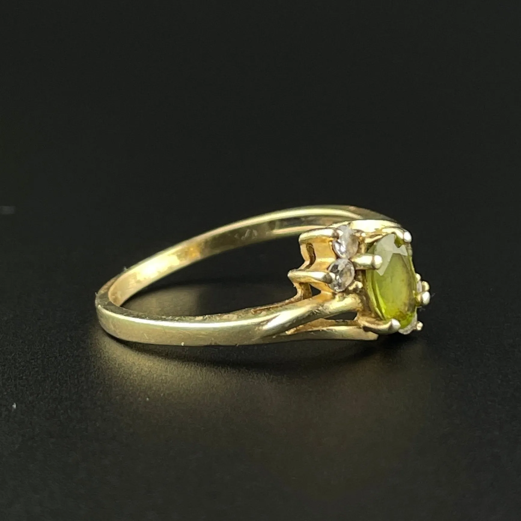 Vintage 10K Gold Peridot Modernist Promise Ring, Sz 6 3/4